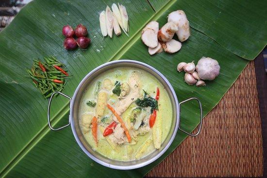 Lamphu Tree Breakfast Buffet & Restaurant